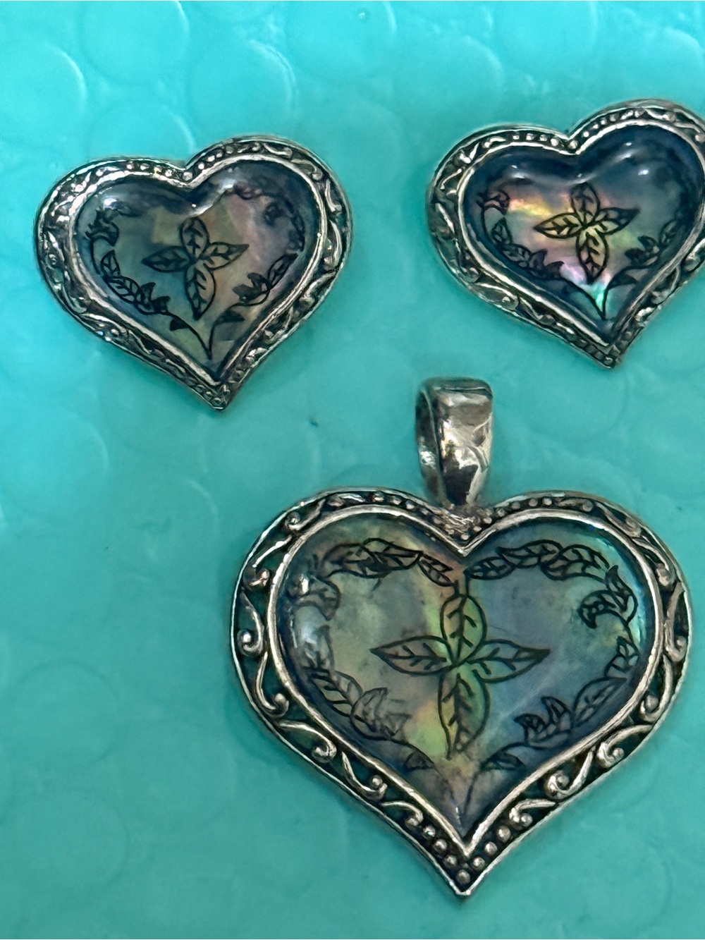 Vintage Heart Abalone Shell Pendant and earrings - Iridescent Blue